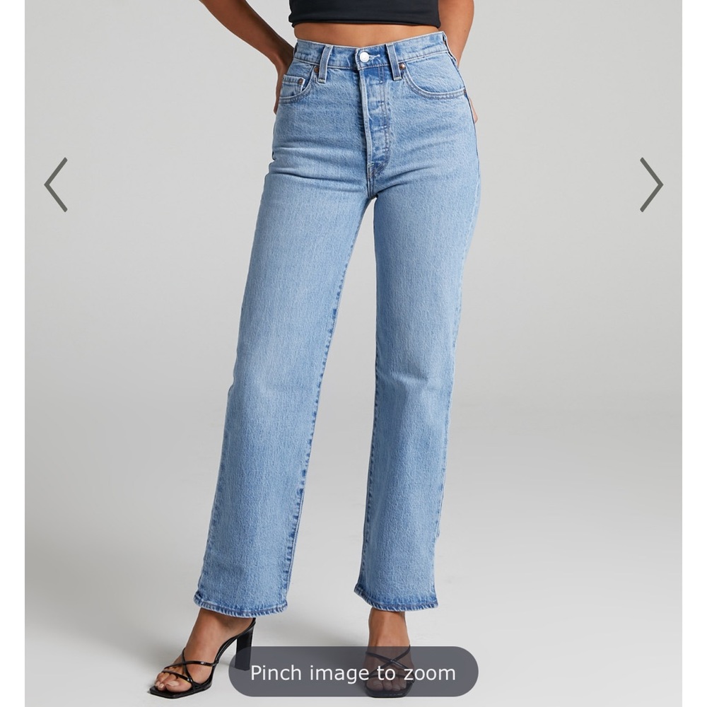Levi’s Size 27 Ribcage Straight Jeans